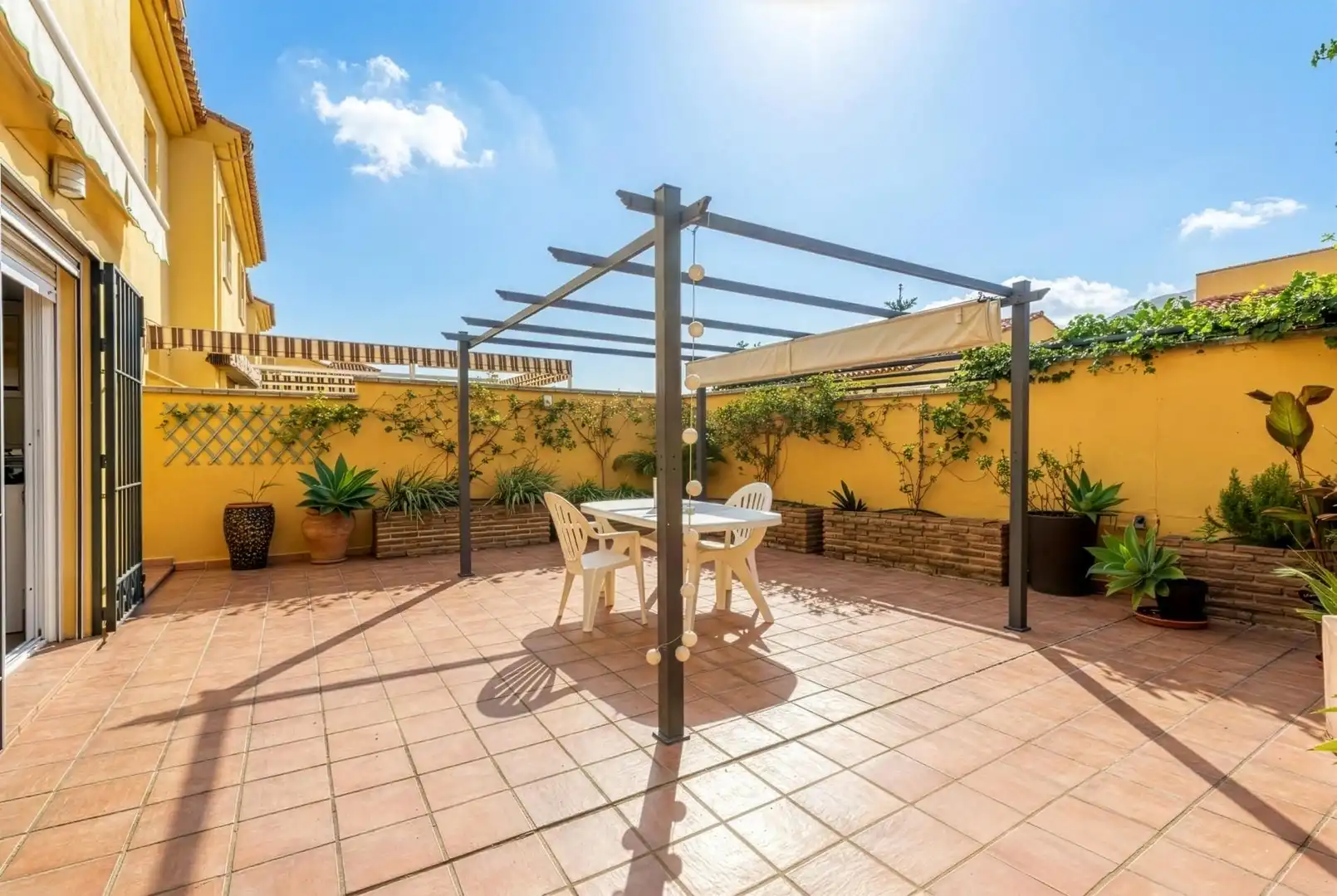 Doppelhaushälfte mit Pool zum Verkauf in 96 Calle Jabea #Urb Quebradagolf, imagen 2