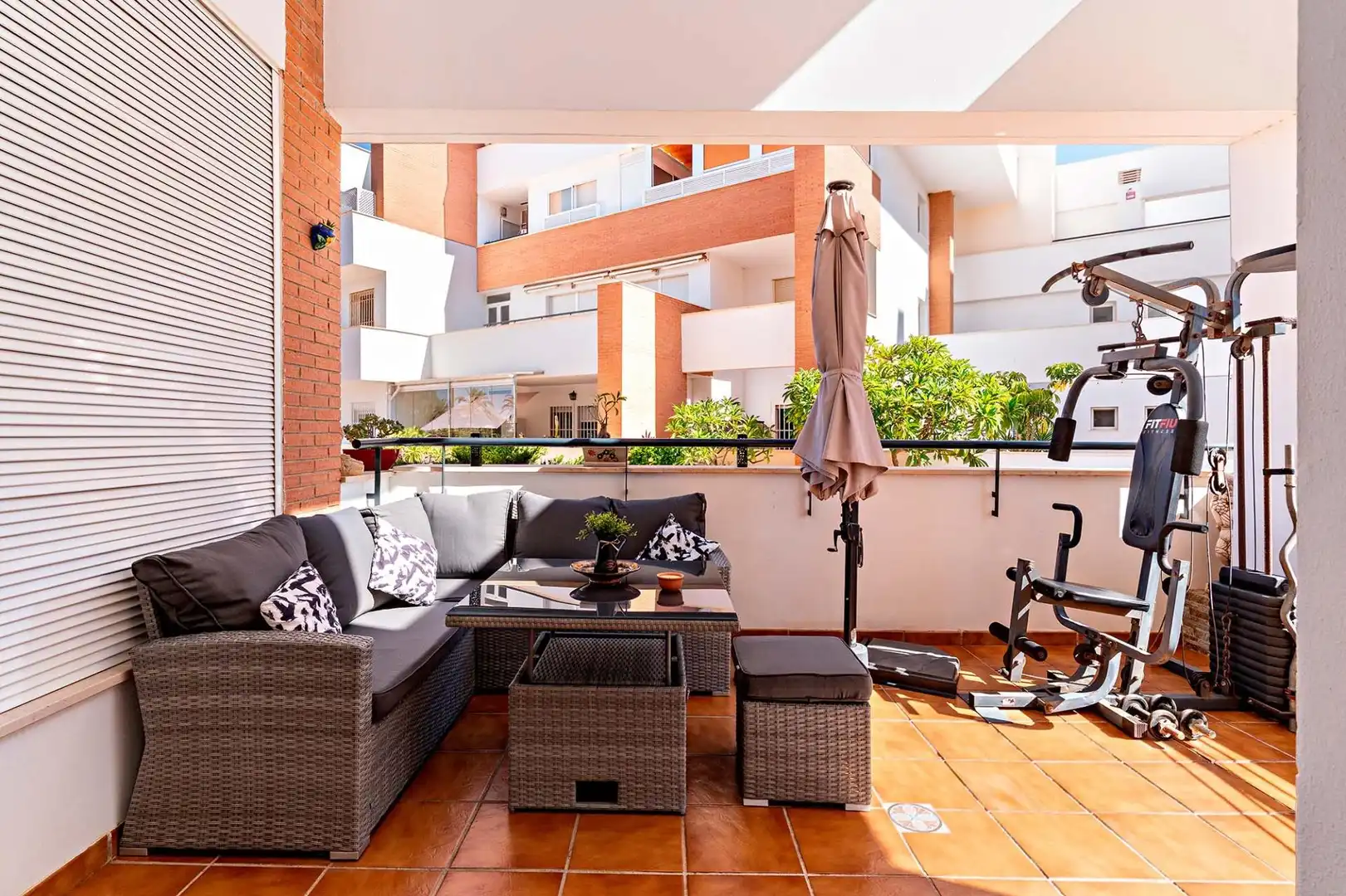 Terraza de Planta baja en venta en Roquetas de Mar con Aire acondicionado, Calefacción y Jardín privado