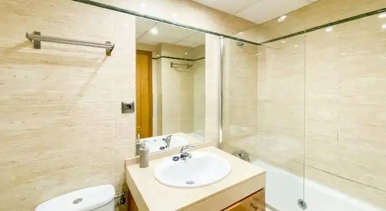 Baño de Piso en venta en Málaga con Aire acondicionado, Parquet y Piscina comunitaria