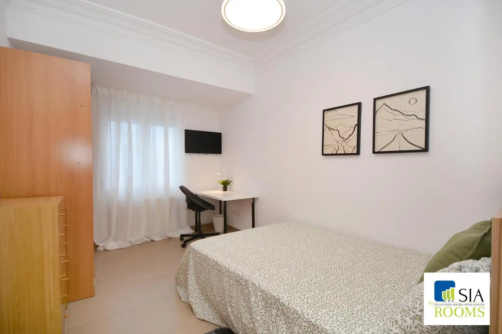 Room in Calle LATASSA, FELIX, 26, Universidad San Francisco