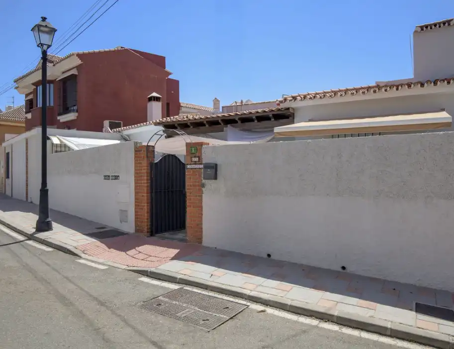 Vista exterior de Piso en venta en Fuengirola con Amueblado, Horno y Lavadora
