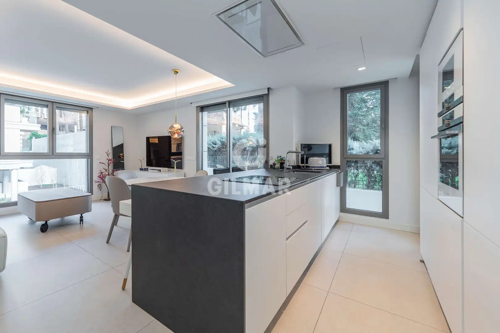 Kitchen of Flat for sale in Madrid  with Heating, Private garden and Storage room