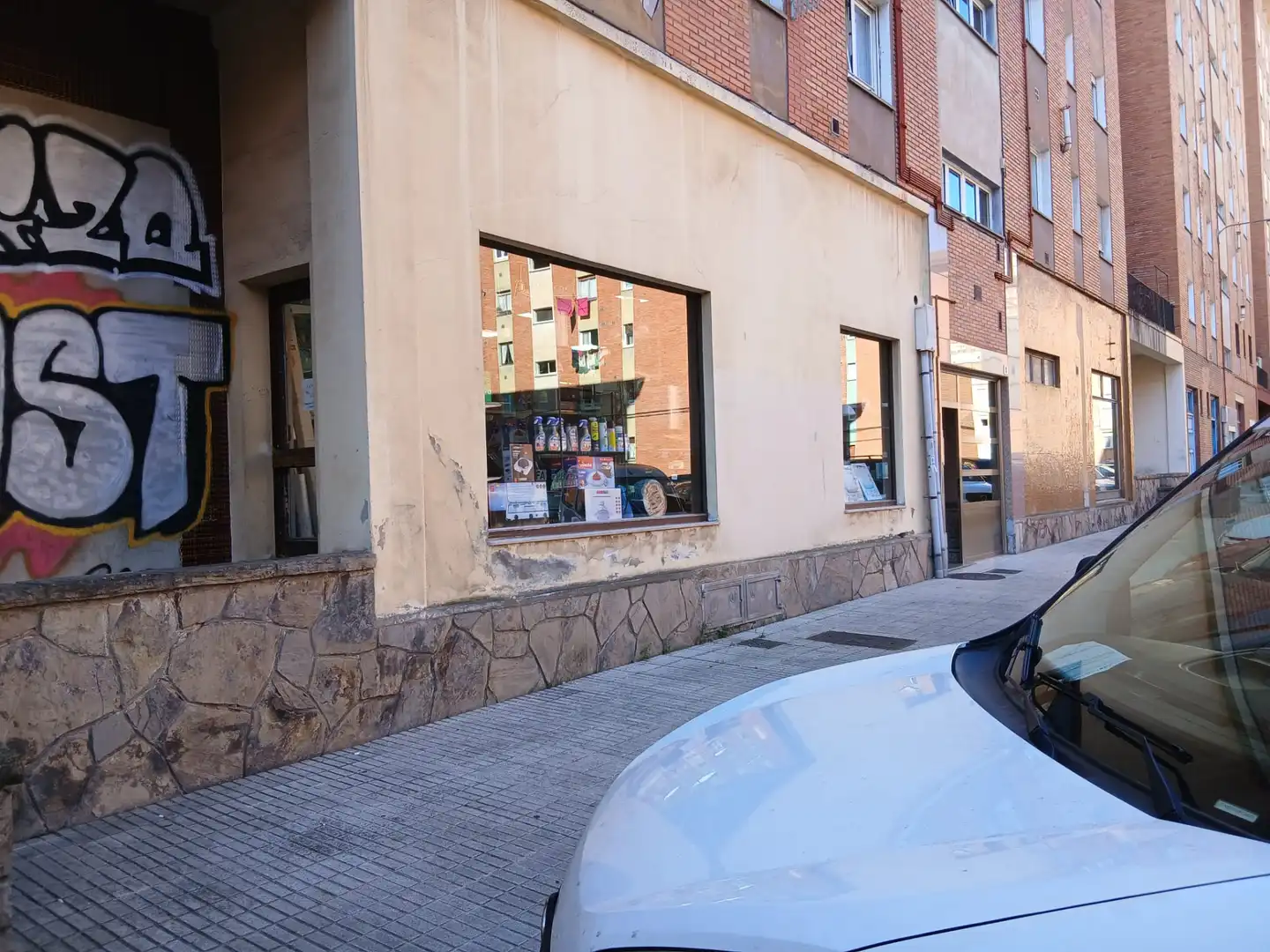 Gewerbefläche zum Verkauf in Calle del Bierzo, imagen 4