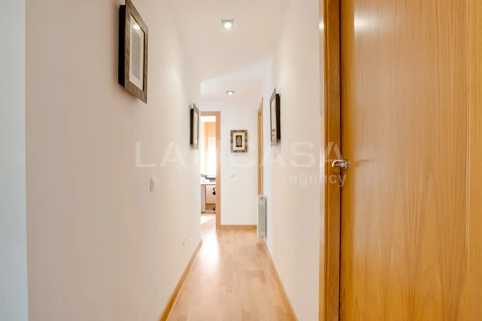 Piso en venta en Santa Coloma de Gramenet con Calefacción, Terraza y Trastero
