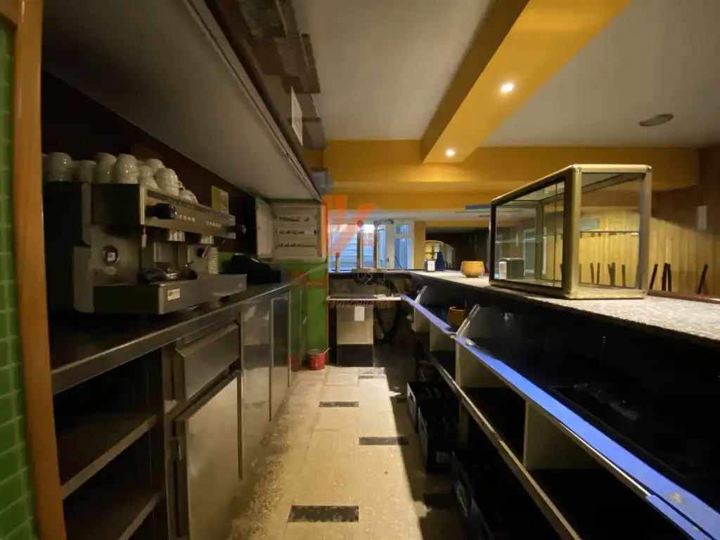 Cocina de Local en venta en Santiago de Compostela 