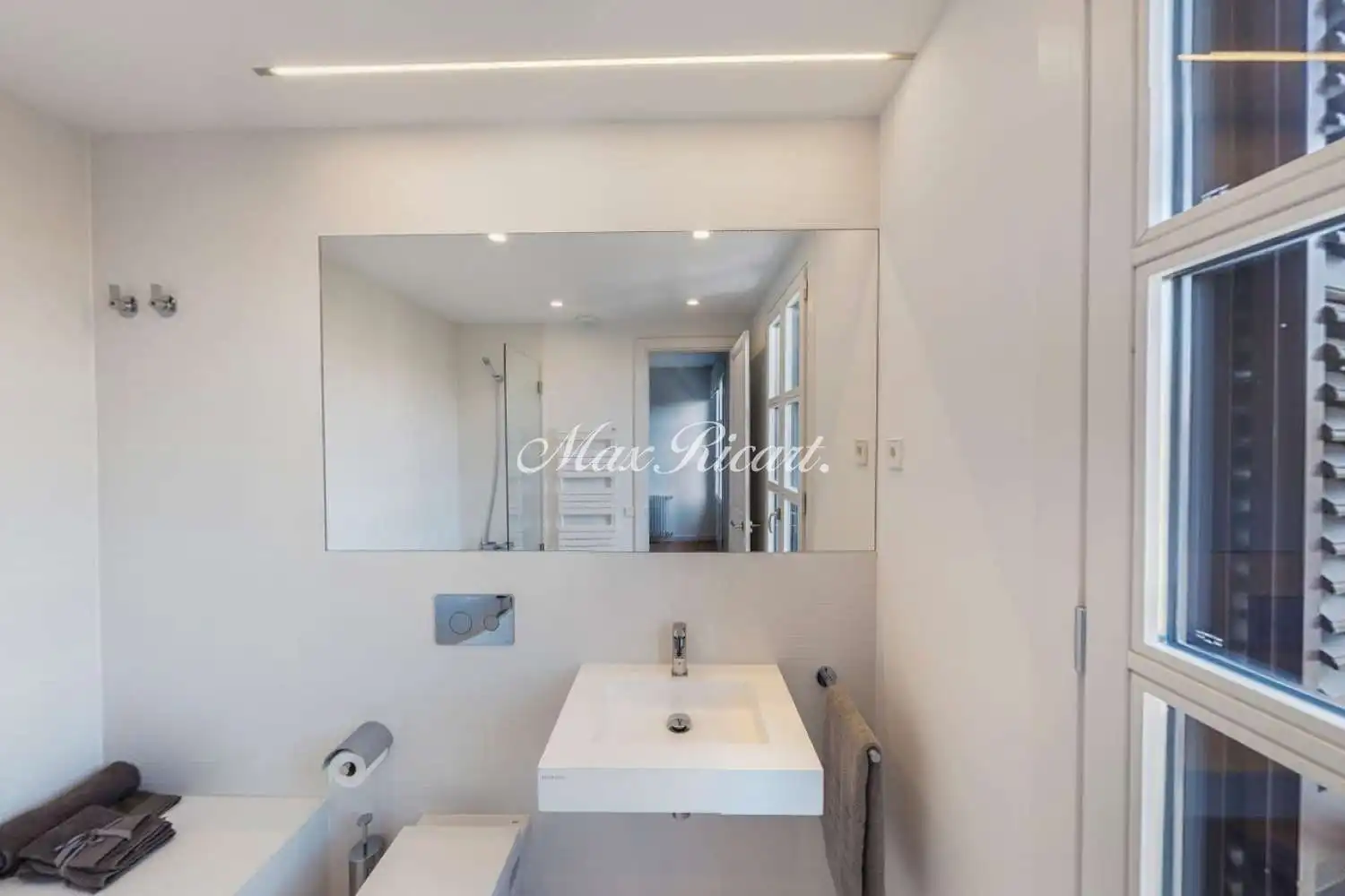 Badezimmer von Wohnung zur Miete in Barcelona mit Klimaanlage, Heizung und Terrasse