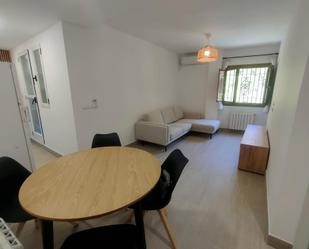 Sala d'estar de Apartament de lloguer en  Granada Capital amb Calefacció i Terrassa