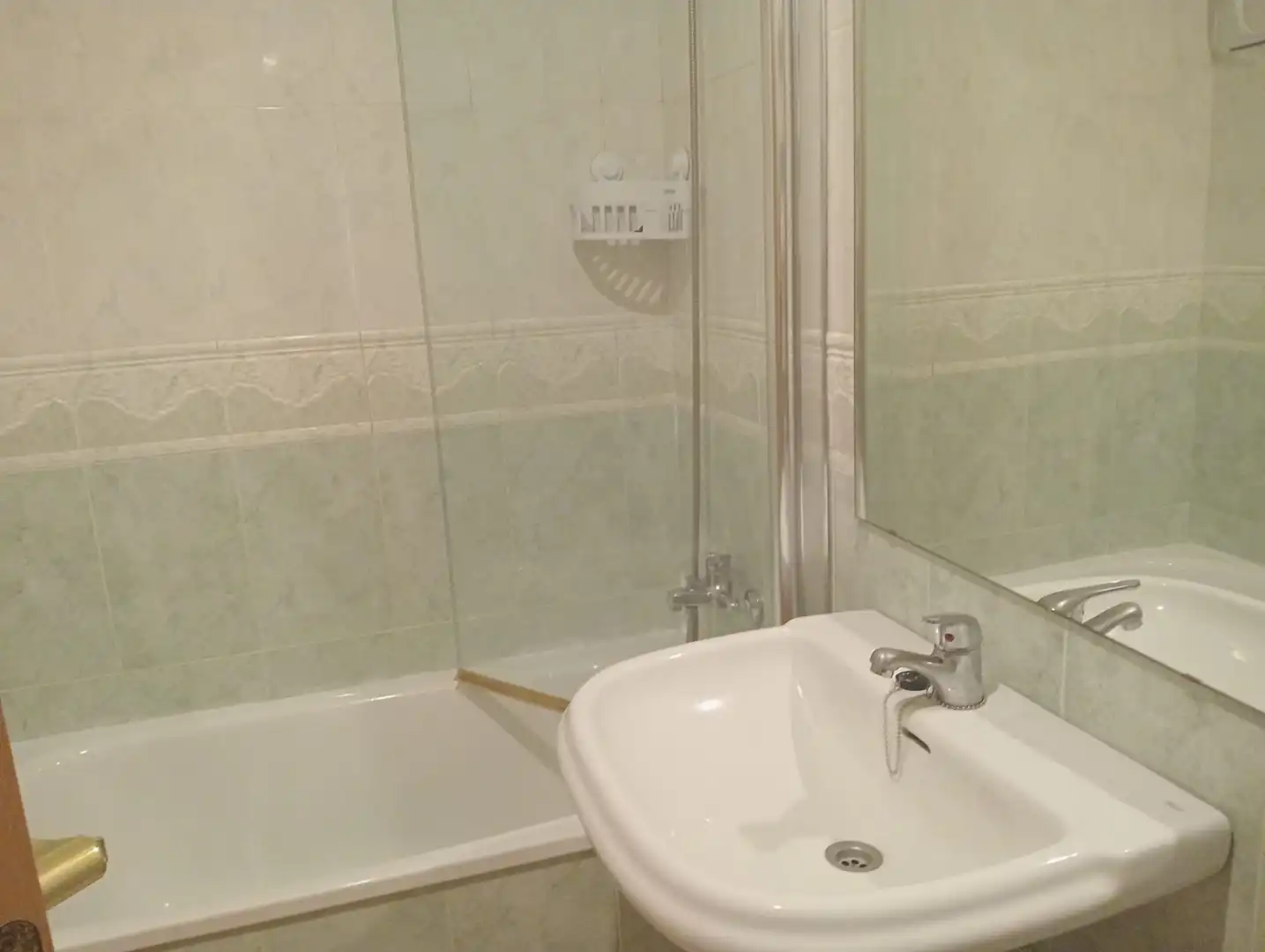 Baño de Piso de alquiler en Benicarló con Aire acondicionado, Terraza y Piscina