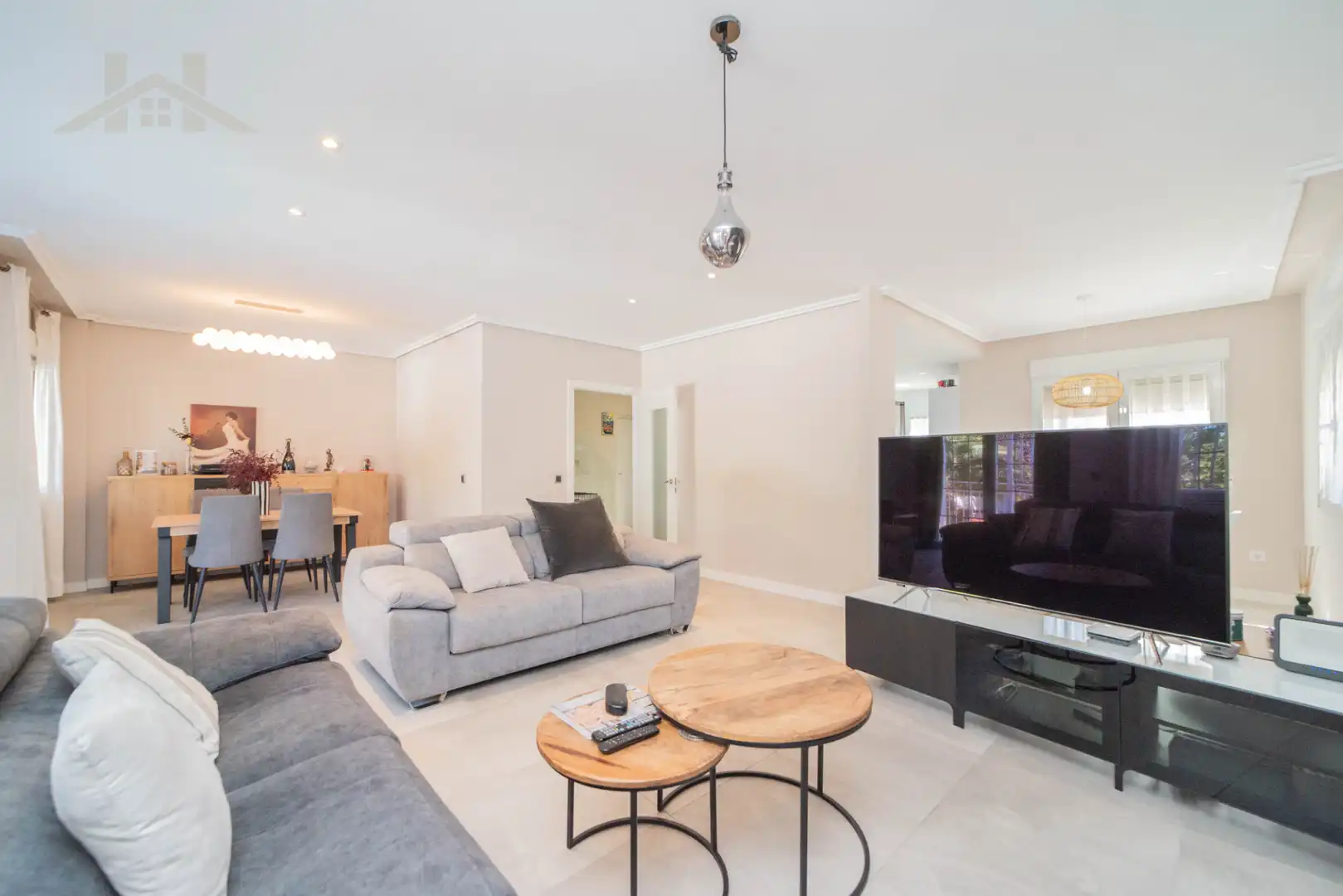 Living room of Houses for sale in Moraleja de Enmedio, Madrid