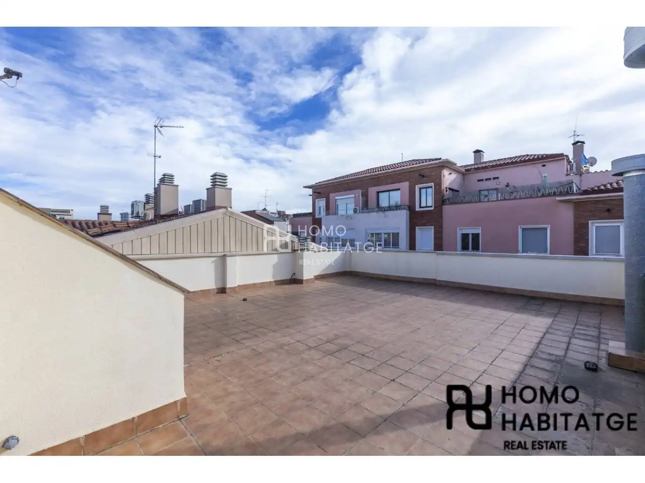 Vista exterior de Casa o xalet en venda en Sabadell amb Aire condicionat, Calefacció i Terrassa
