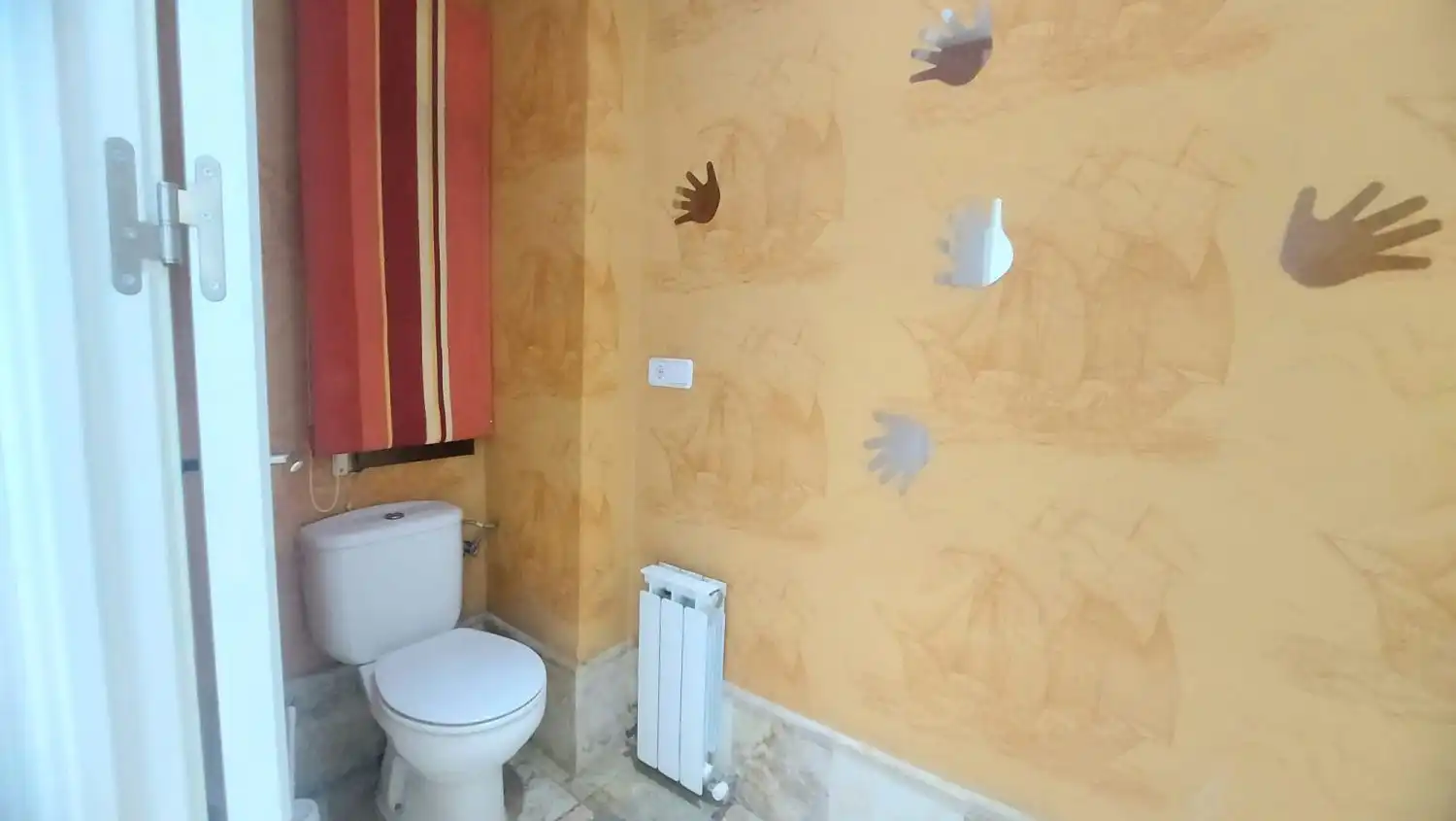 Bathroom of Flat for rent in Jaén  with Air Conditioner, Heating and Furnished