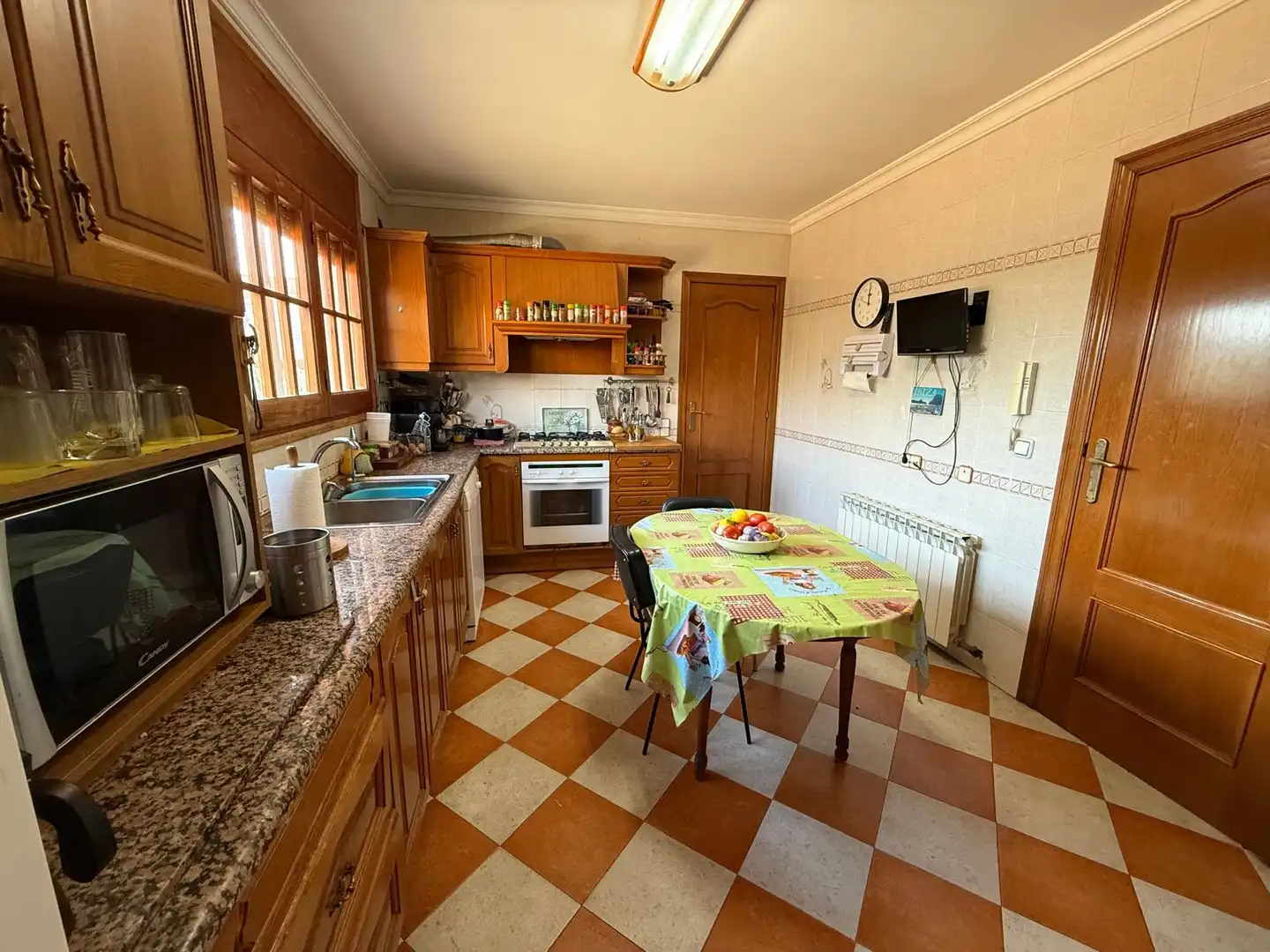 Küche von Haus oder Chalet zum Verkauf in Caldes de Montbui mit Klimaanlage, Heizung und Privatgarten