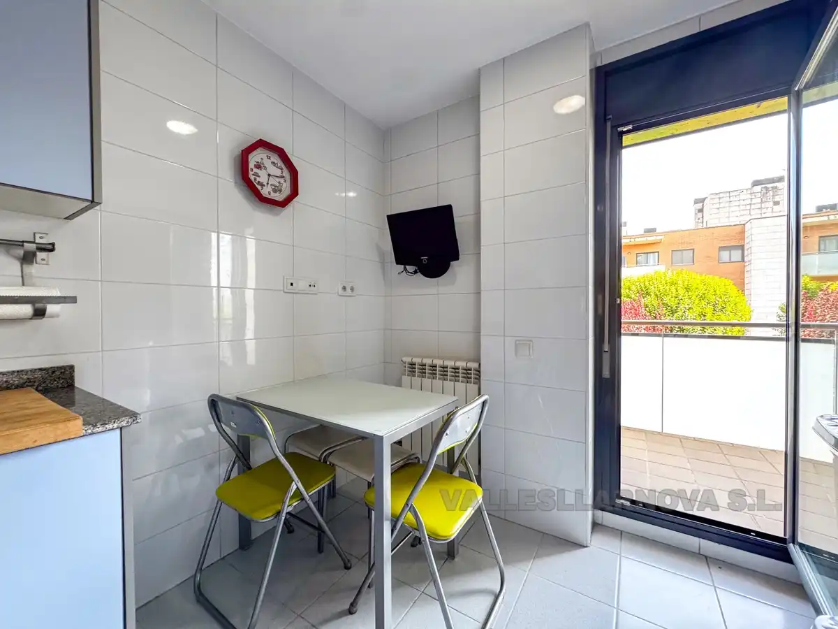 Cocina de Piso en venta en Parets del Vallès con Calefacción, Jardín privado y Parquet