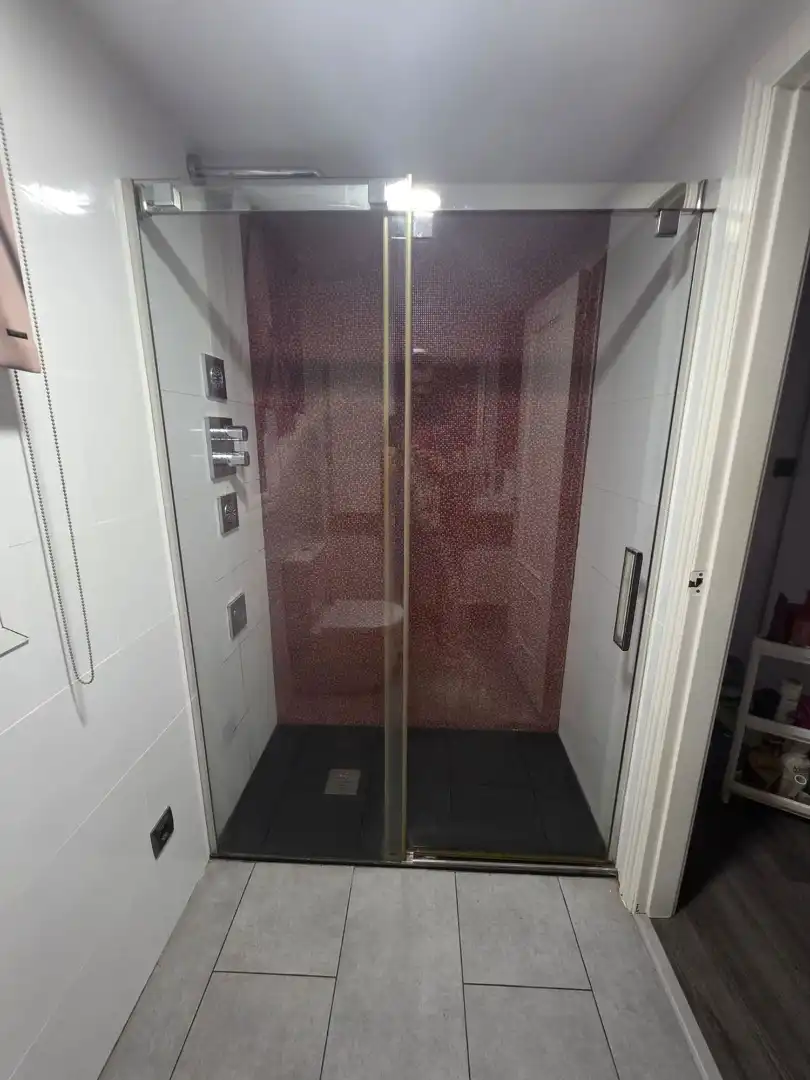 Bany de Pis en venda en Málaga amb Balcó