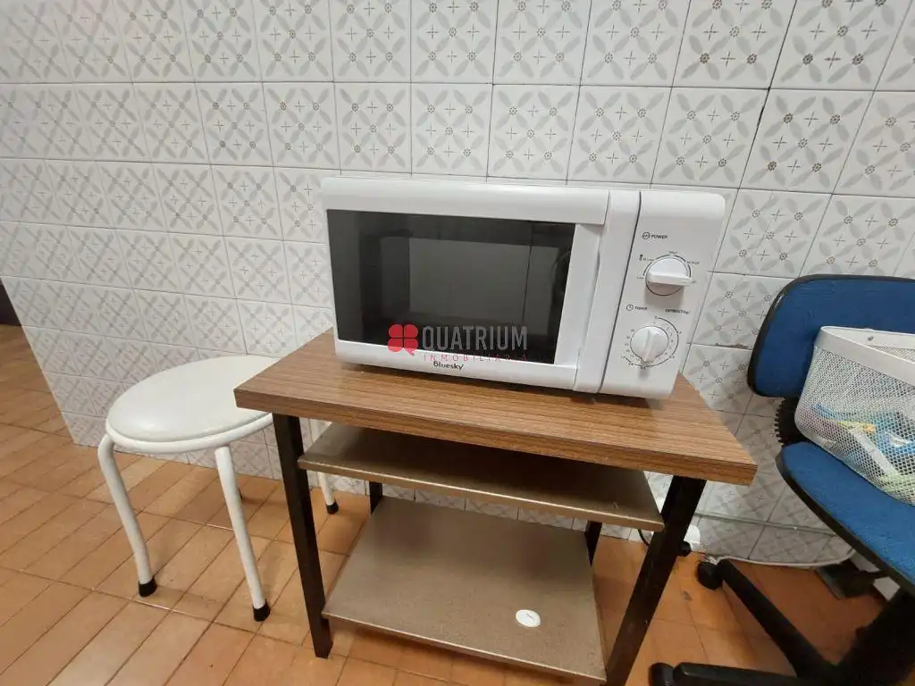 Cuina de Pis de lloguer en Santiago de Compostela  amb Calefacció, Parquet i Moblat
