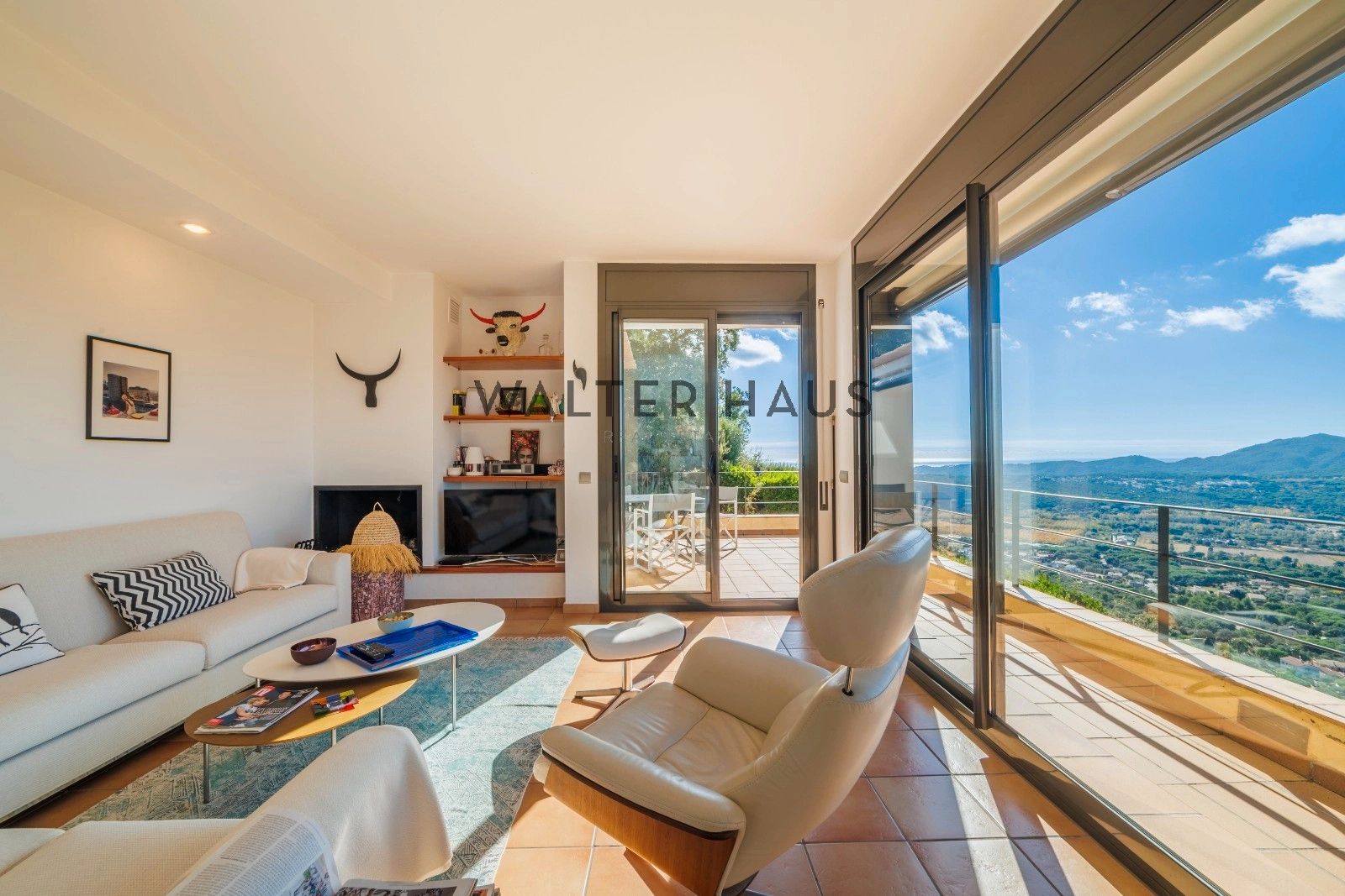 Sala d'estar de Casa o xalet en venda en Santa Cristina d'Aro amb Aire condicionat, Calefacció i Jardí privat