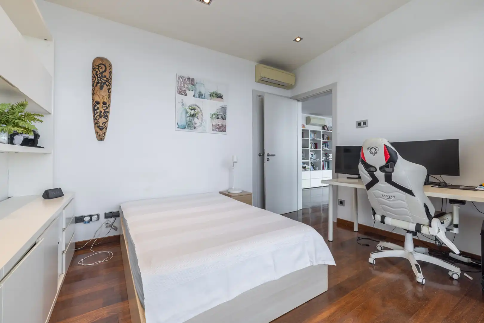 Bedroom of Houses for sale in Cerdanyola del Vallès  with Furnished