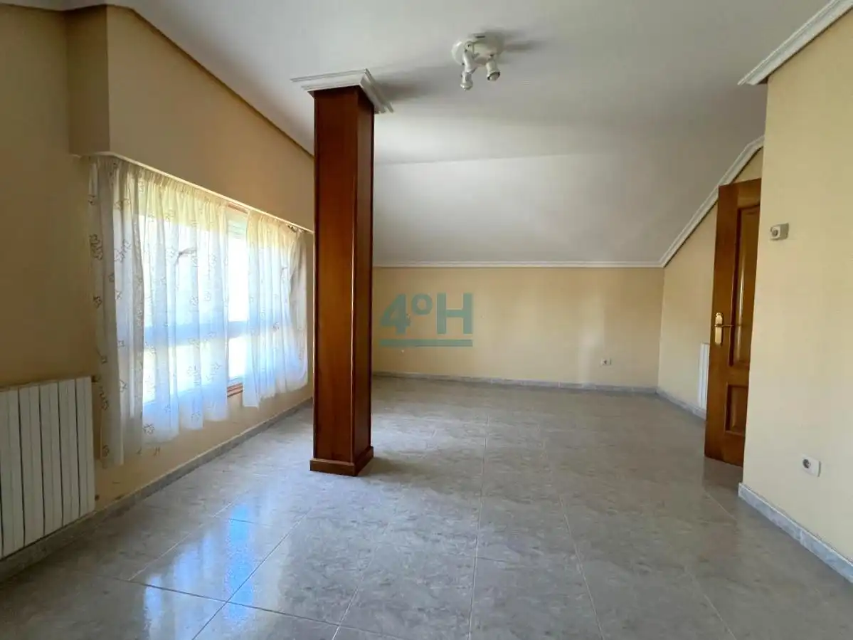 Sala de estar de Casa o chalet en venta en Barbadás con Calefacción, Jardín privado y Terraza