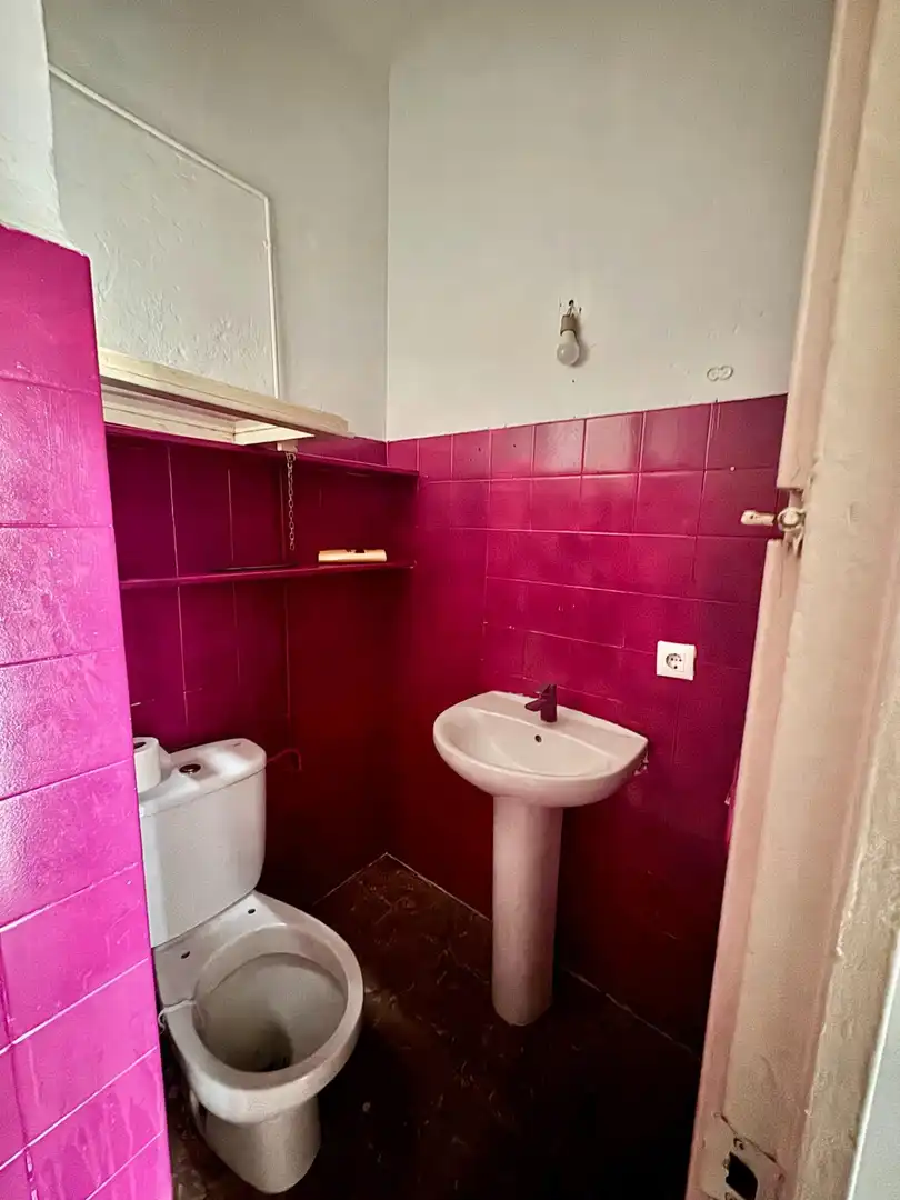 Badezimmer von Gebäude zum Verkauf in Figueres