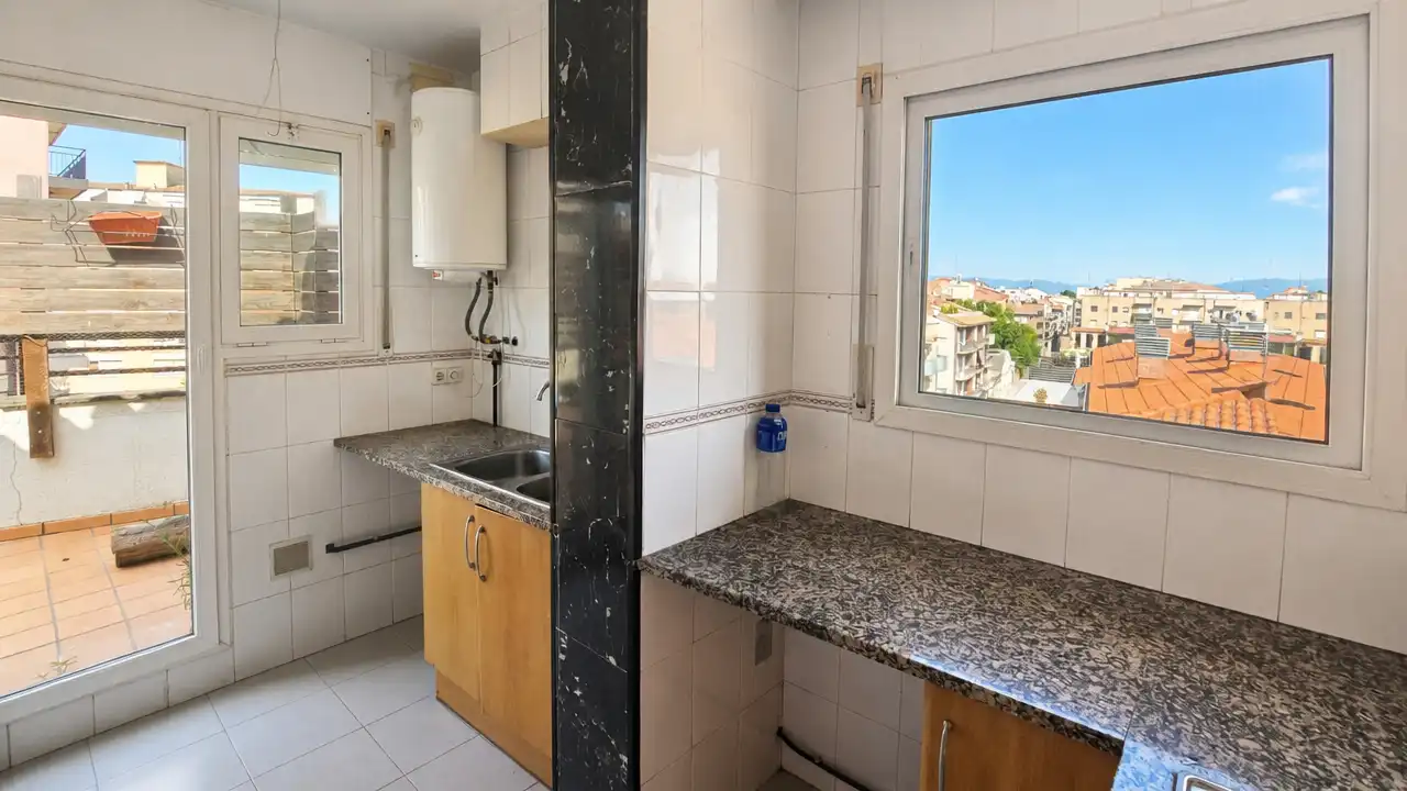 Kitchen of Attic for sale in Figueres  with Heating, Terrace and Balcony