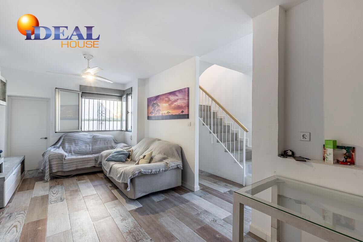 Living room of Single-family semi-detached for sale in Peligros