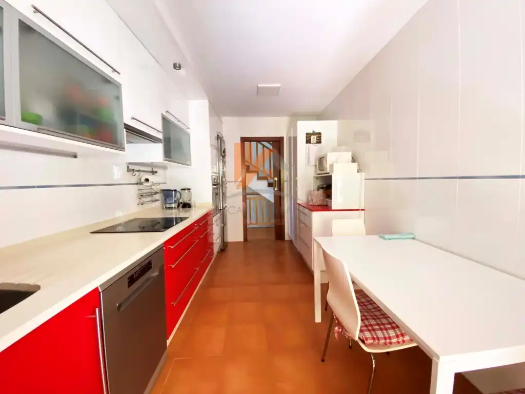 Cocina de Casa o chalet en venta en Teo con Jardín privado, Terraza y Piscina