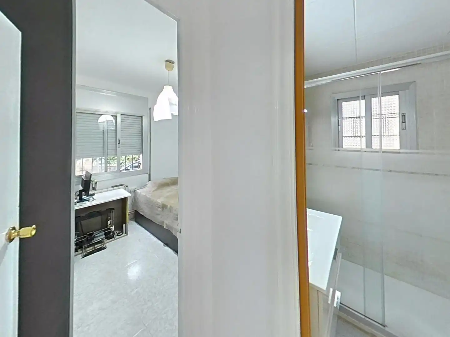 Habitación de Planta baja en venta en Sabadell con Calefacción