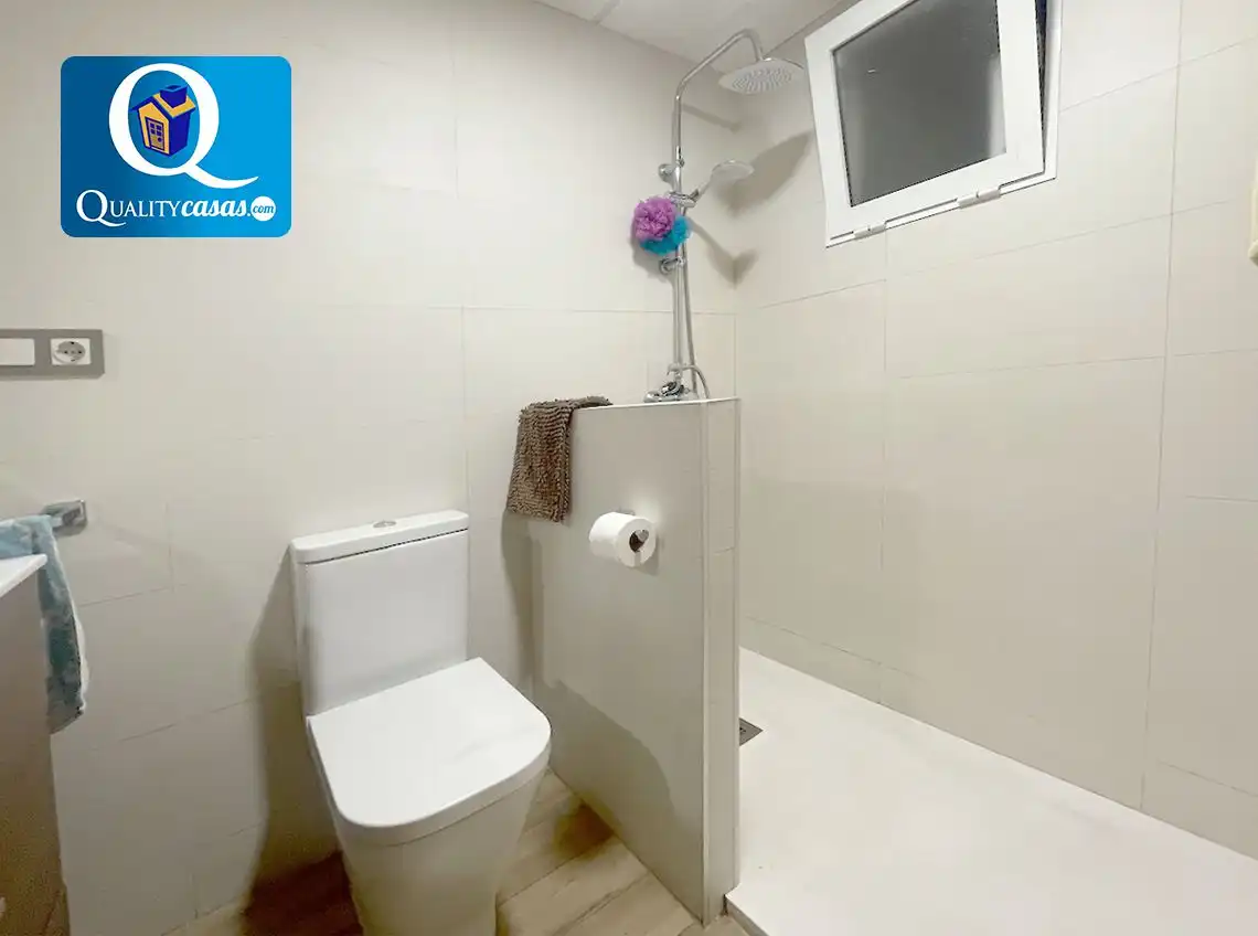 Baño de Apartamento en venta en Elche / Elx con Aire acondicionado