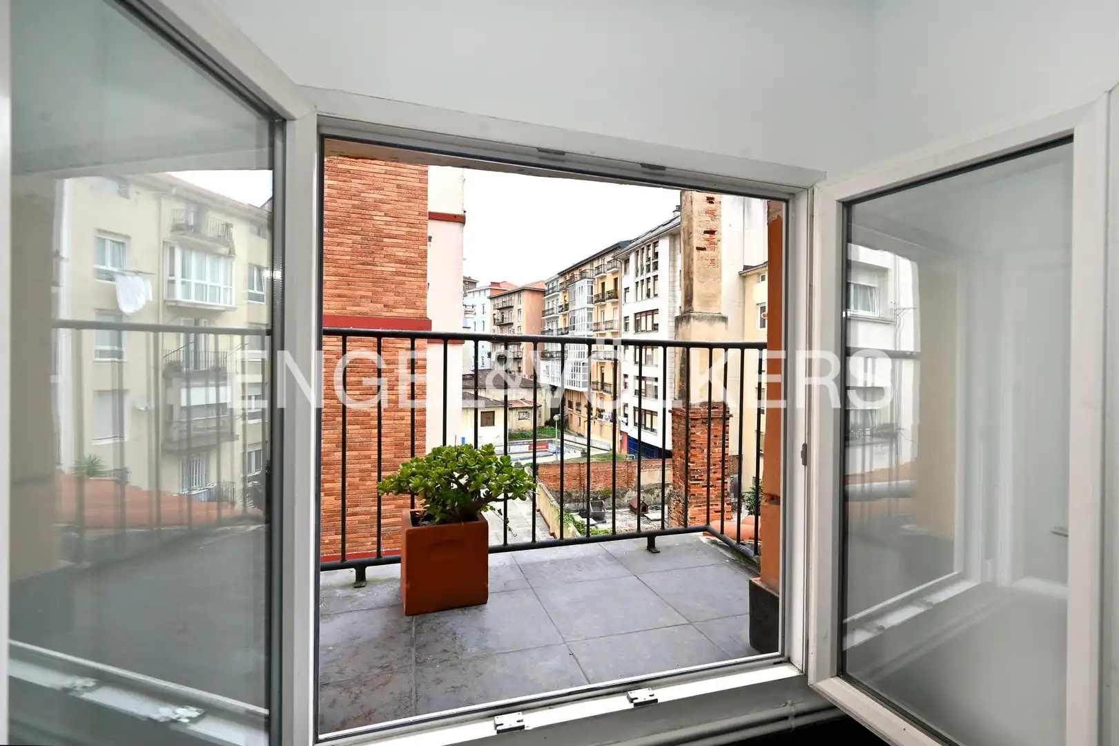 Terraza de Ático en venta en Santander con Calefacción, Parquet y Balcón
