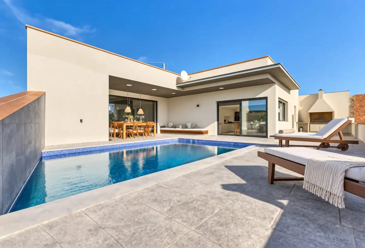 House with terrace for sale in Carrer Vilafant, imagen 3