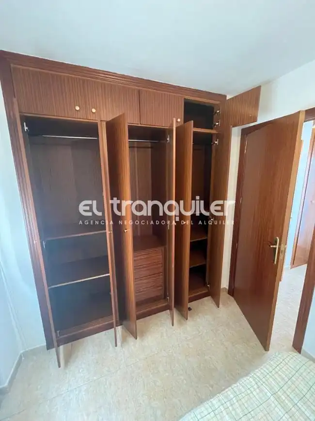 Dormitori de Àtic de lloguer en Madrid amb Aire condicionat, Terrassa i Moblat