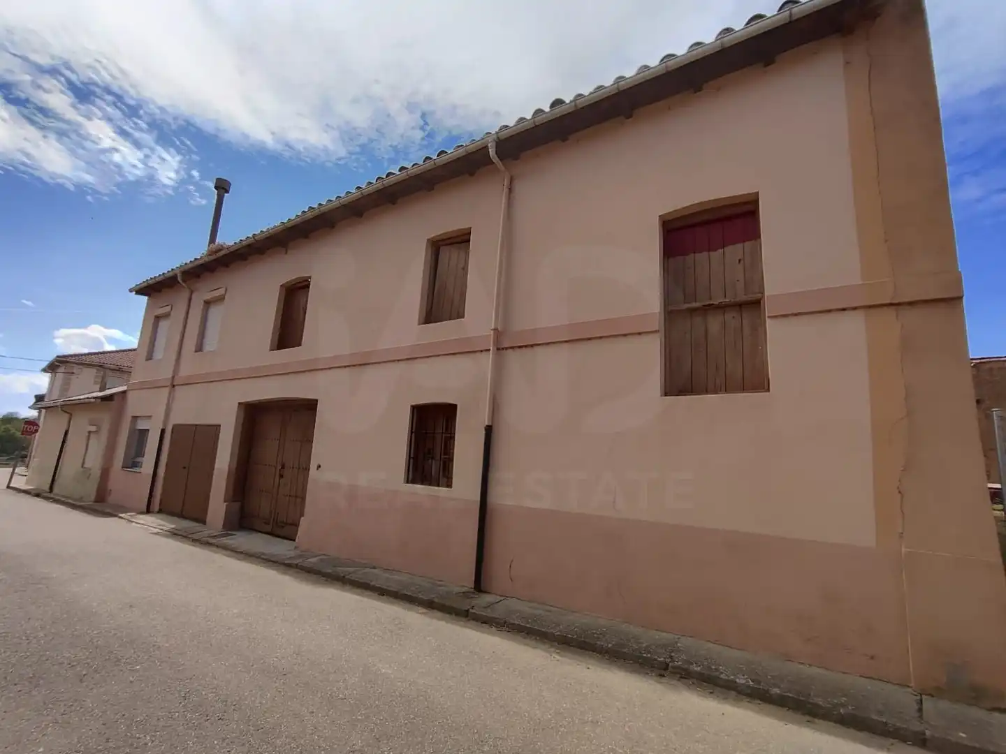 Außenansicht von Country house zum Verkauf in San Justo de la Vega mit Heizung