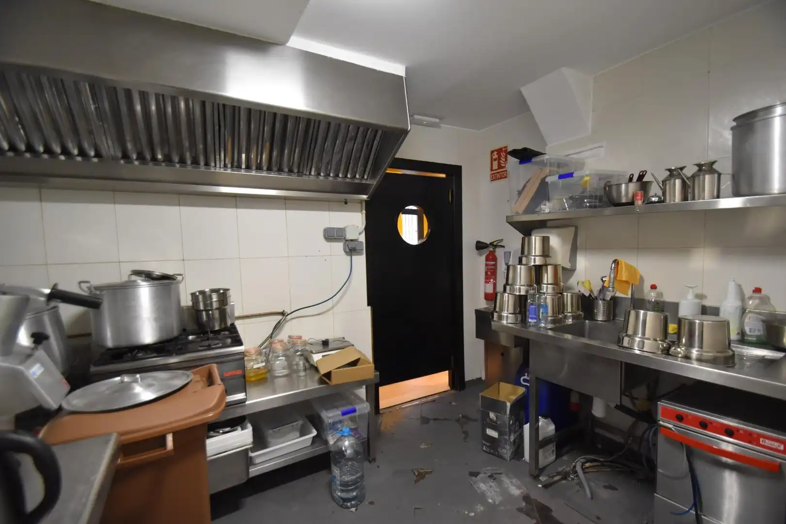 Cuina de Local de lloguer en Vilanova i la Geltrú