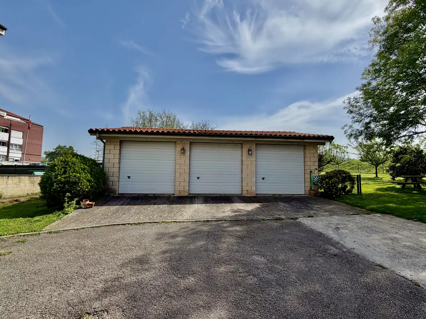Parking de Casa o chalet en venta en Ribamontán al Monte con Calefacción, Jardín privado y Terraza