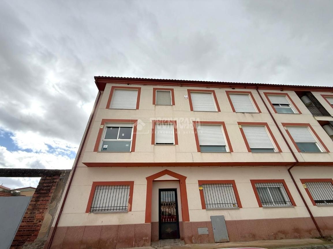 Vista exterior de Piso en venta en San Bartolomé de las Abiertas con Terraza
