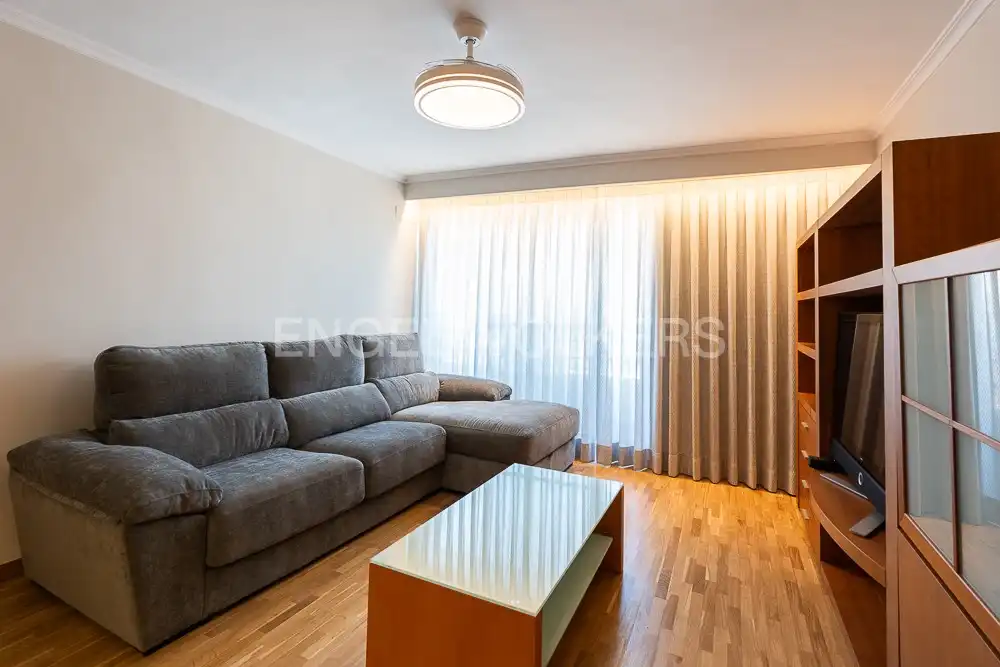 Living room of Flat for rent in Valencia  with Air Conditioner, Heating and Parquet flooring