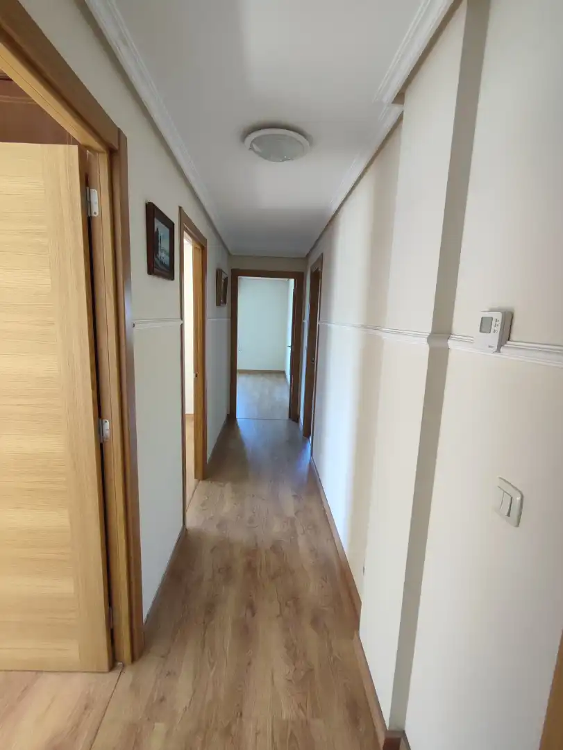 Piso de alquiler en A Coruña Capital  con Calefacción, Parquet y Trastero