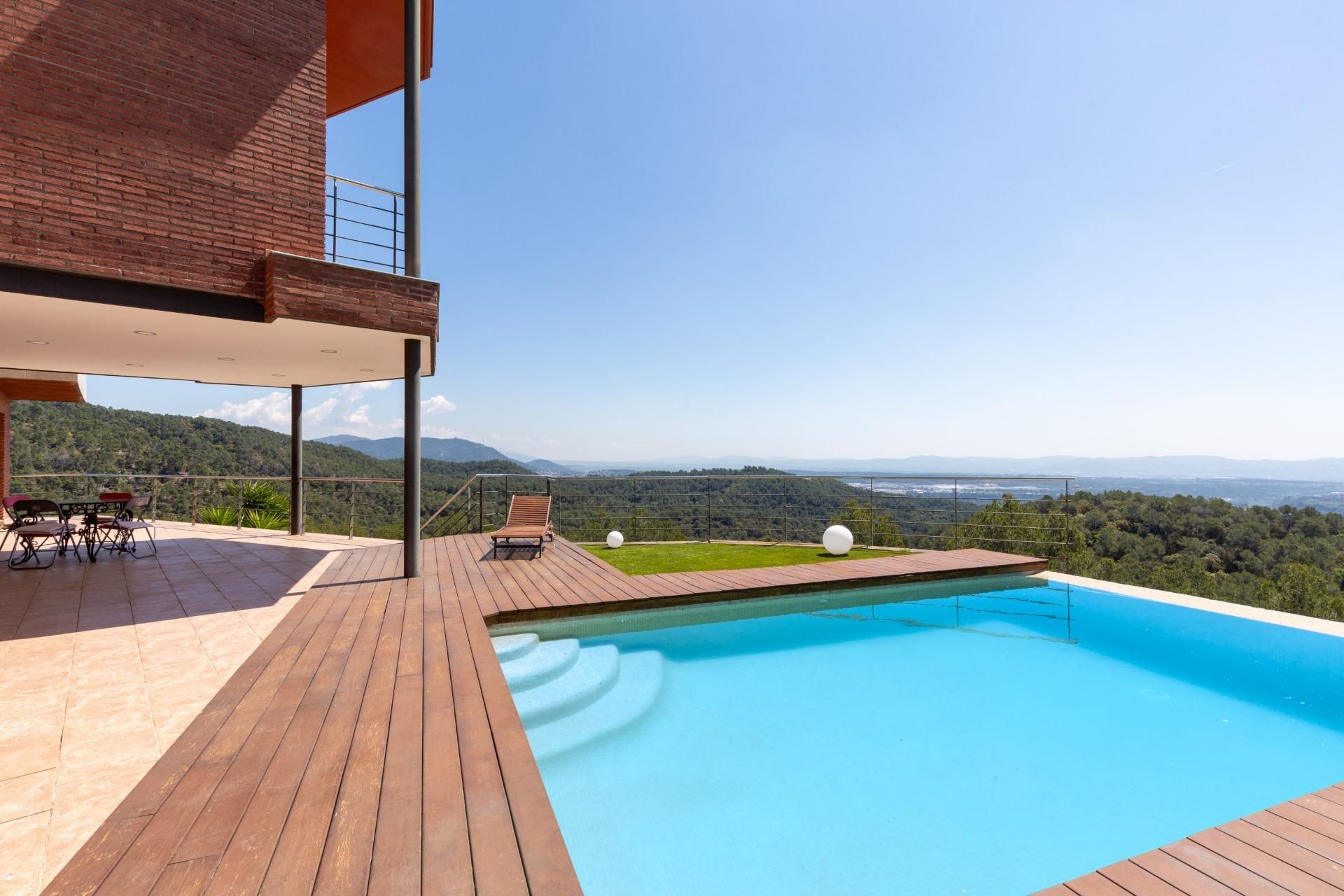 Piscina de Casa o xalet en venda en Matadepera amb Calefacció, Jardí privat i Terrassa