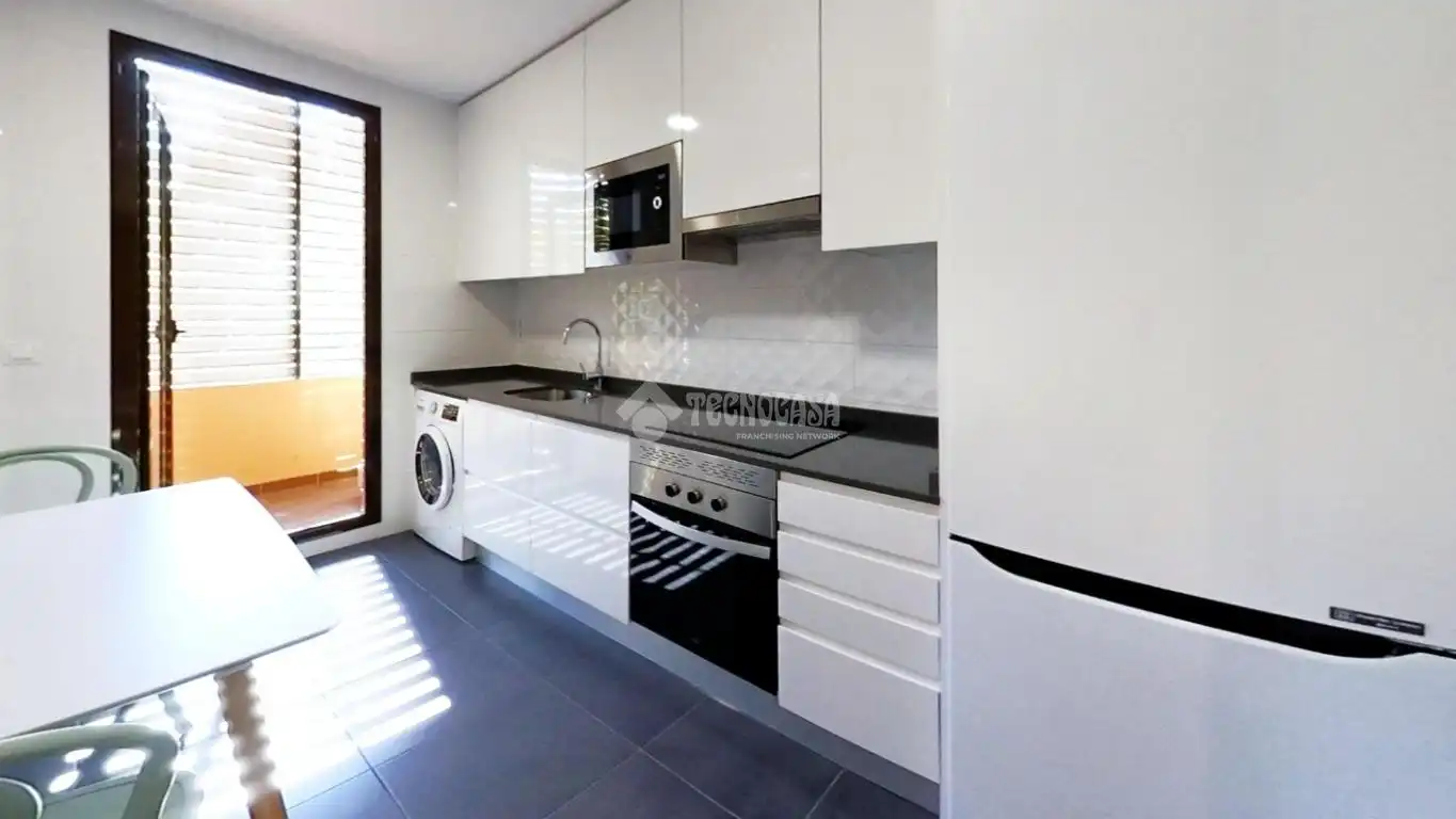Kitchen of Flat for sale in Alcalá de Henares  with Air Conditioner, Terrace and Storage room
