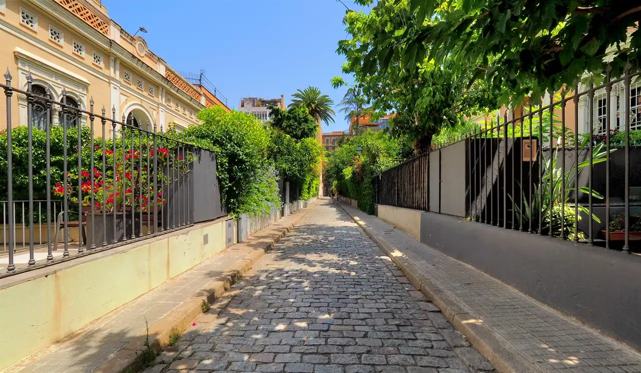 Exterior view of Houses for sale in Barcelona  with Parquet flooring, Terrace and Furnished