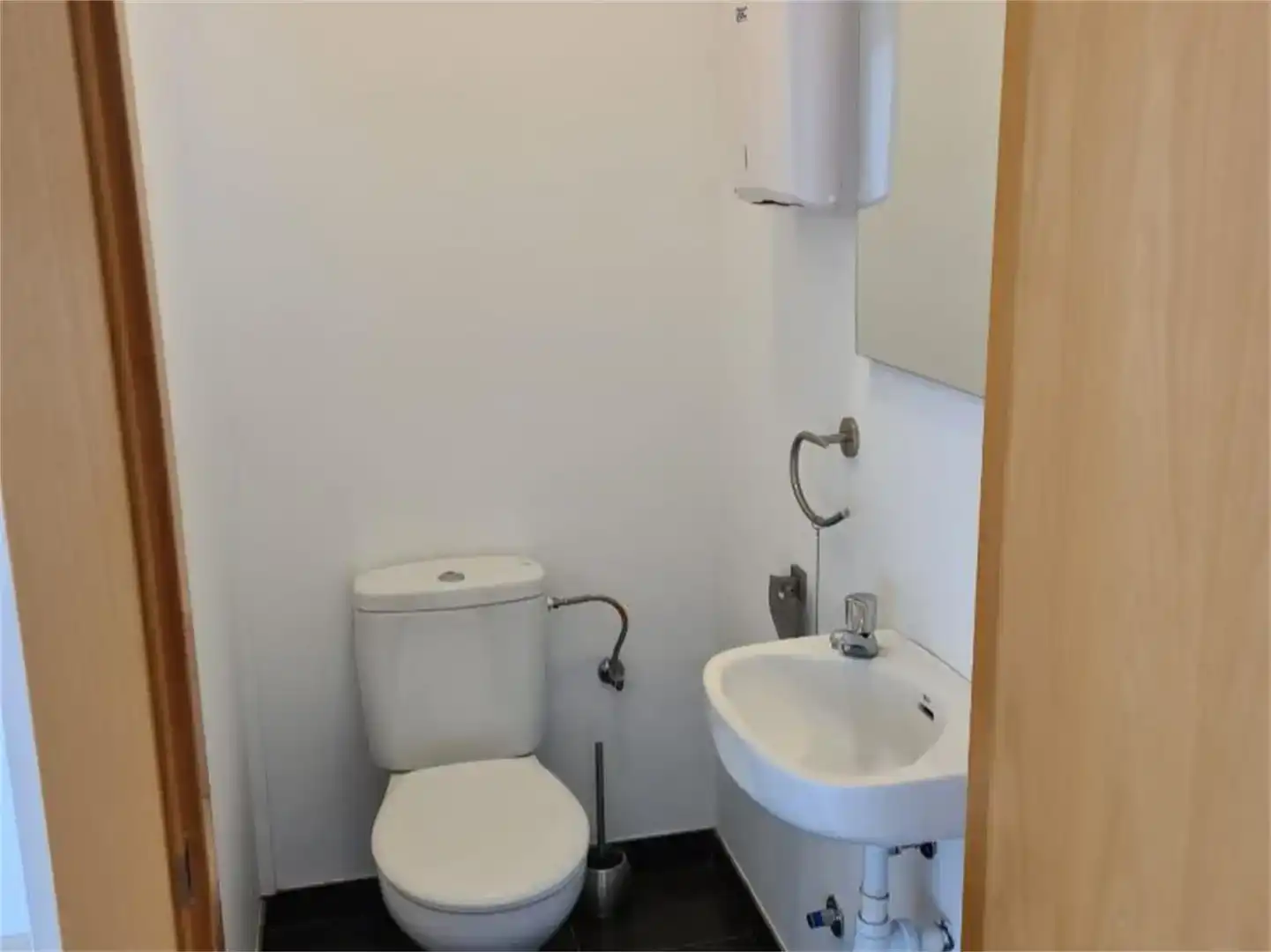 Commercial properties for rent in Carrer Cira de Girona, 14, Quart