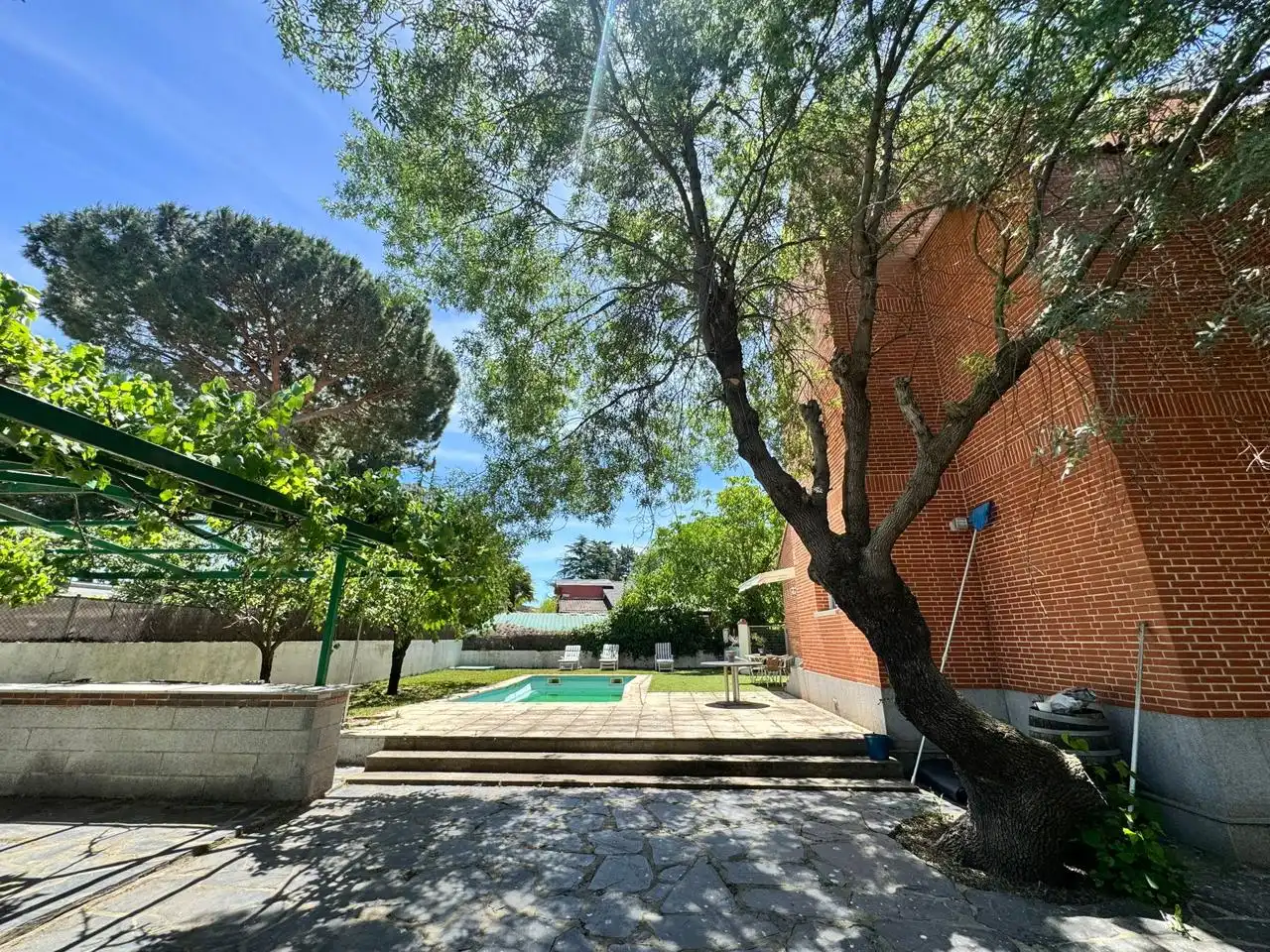 Schwimmbecken von Haus oder Chalet zum Verkauf in Galapagar mit Klimaanlage, Heizung und Privatgarten