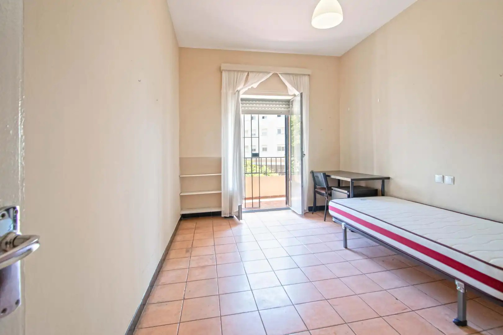 Habitación de Piso en venta en Sevilla con Terraza y Amueblado