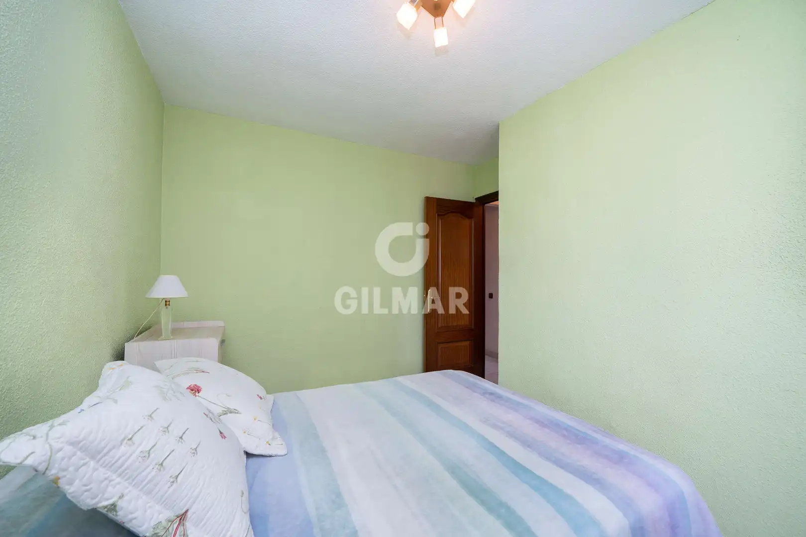 Habitación de Piso en venta en Madrid con Calefacción y Balcón