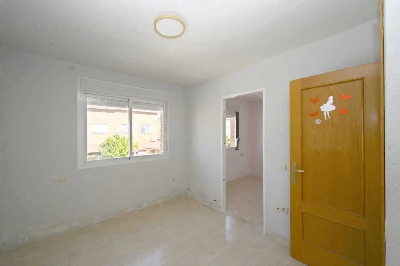 Dormitori de Casa o xalet en venda en Chozas de Canales amb Calefacció i Terrassa