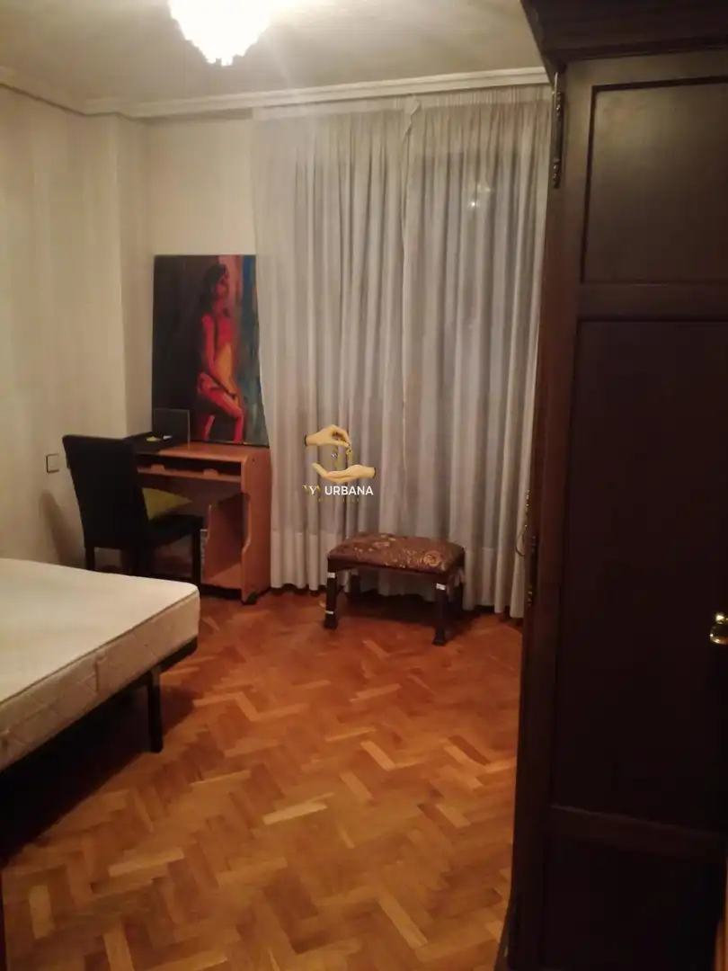 Schlafzimmer von Wohnung zum Verkauf in Salamanca mit Heizung, Möbliert und Balkon