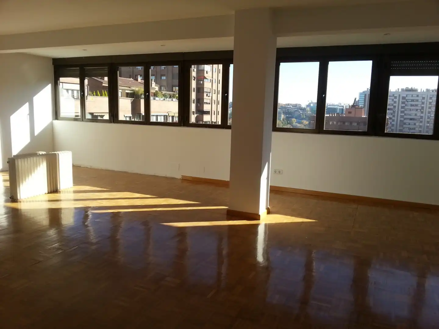 Sala d'estar de Pis en venda en Madrid amb Aire condicionat, Calefacció i Forn