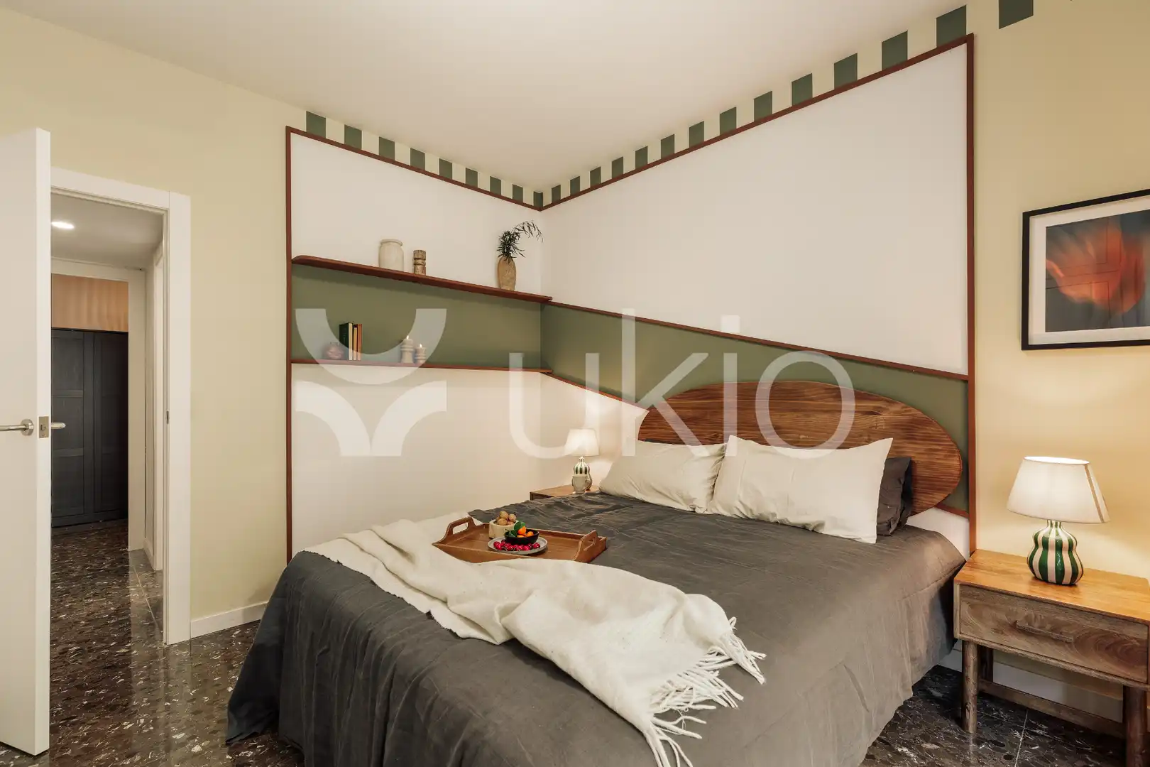 Dormitori de Apartament de lloguer en Barcelona amb Aire condicionat, Calefacció i Moblat