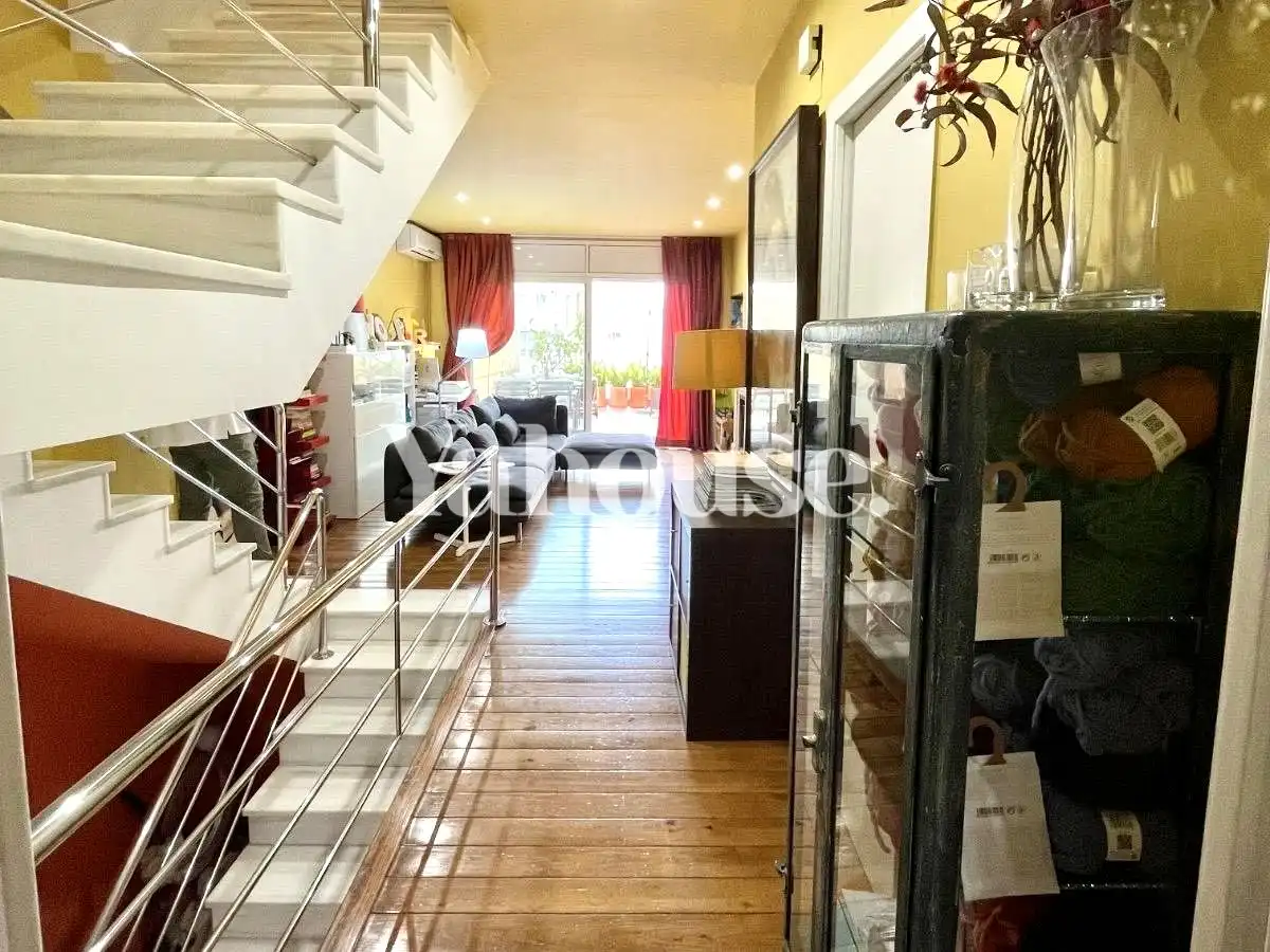 Exterior view of Duplexes for rent in Sabadell  with Air Conditioner, Terrace and Furnished