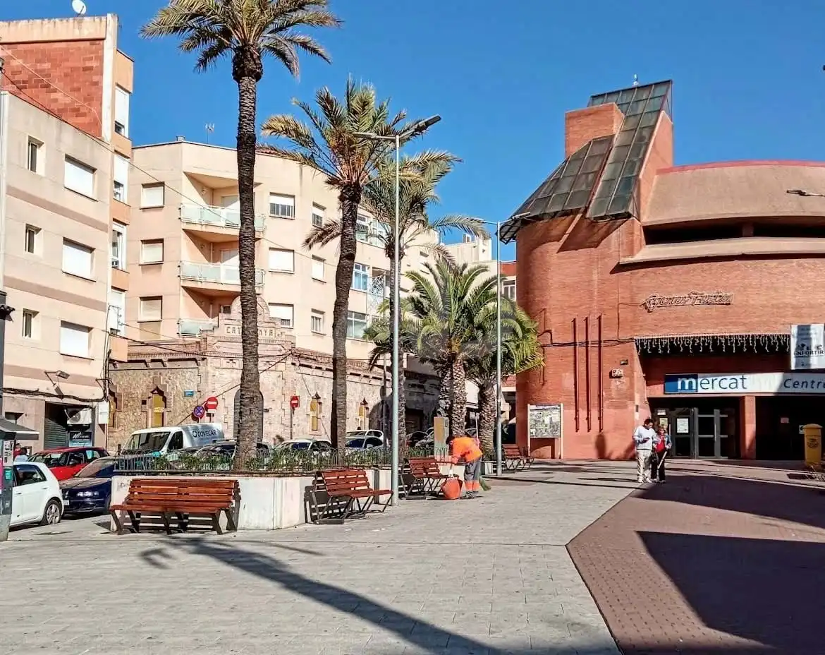 Exterior view of Buildings for sale in Cornellà de Llobregat